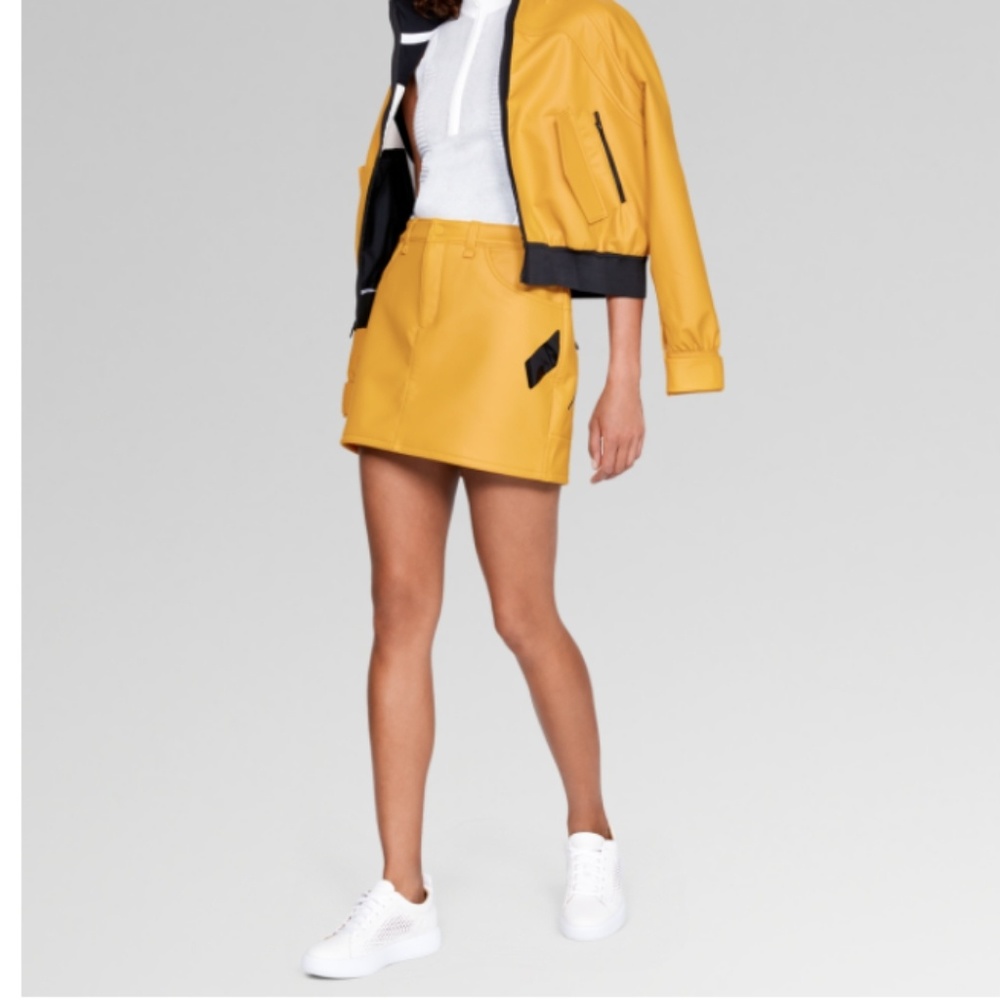 SOLD SOLD.... Under Armour